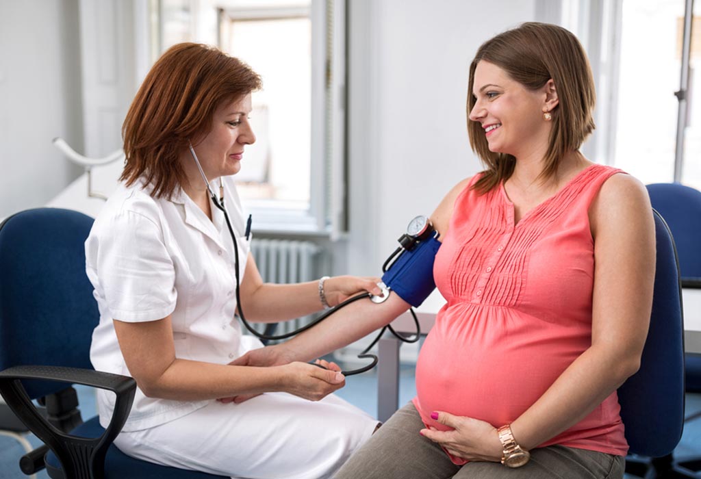 Посещение врача беременной. Беременные женщины. Женщина в женской консультации. Консультирование беременной. Поддержка беременных женщин.