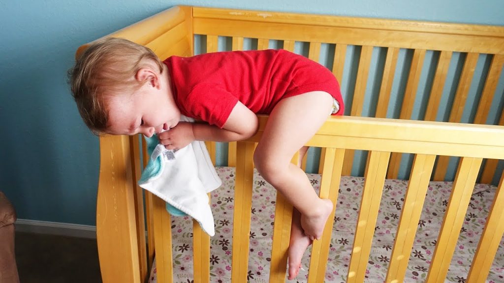 Почему ребенок не хочет спать в кроватке? – 7 причин